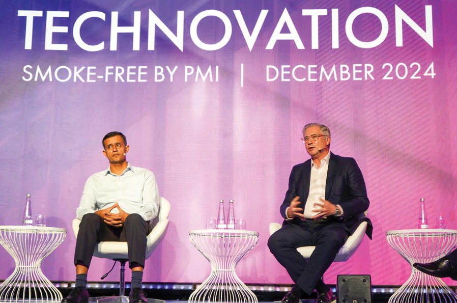 Ông Ankur Modi (trái) tại sự kiện Technovation của PMI. Ảnh: Enigma.