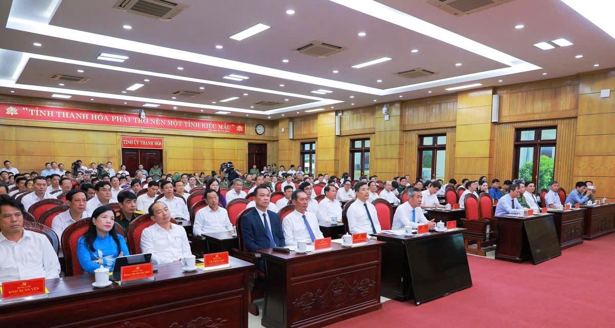 Các đại biểu tham dự hội nghị.