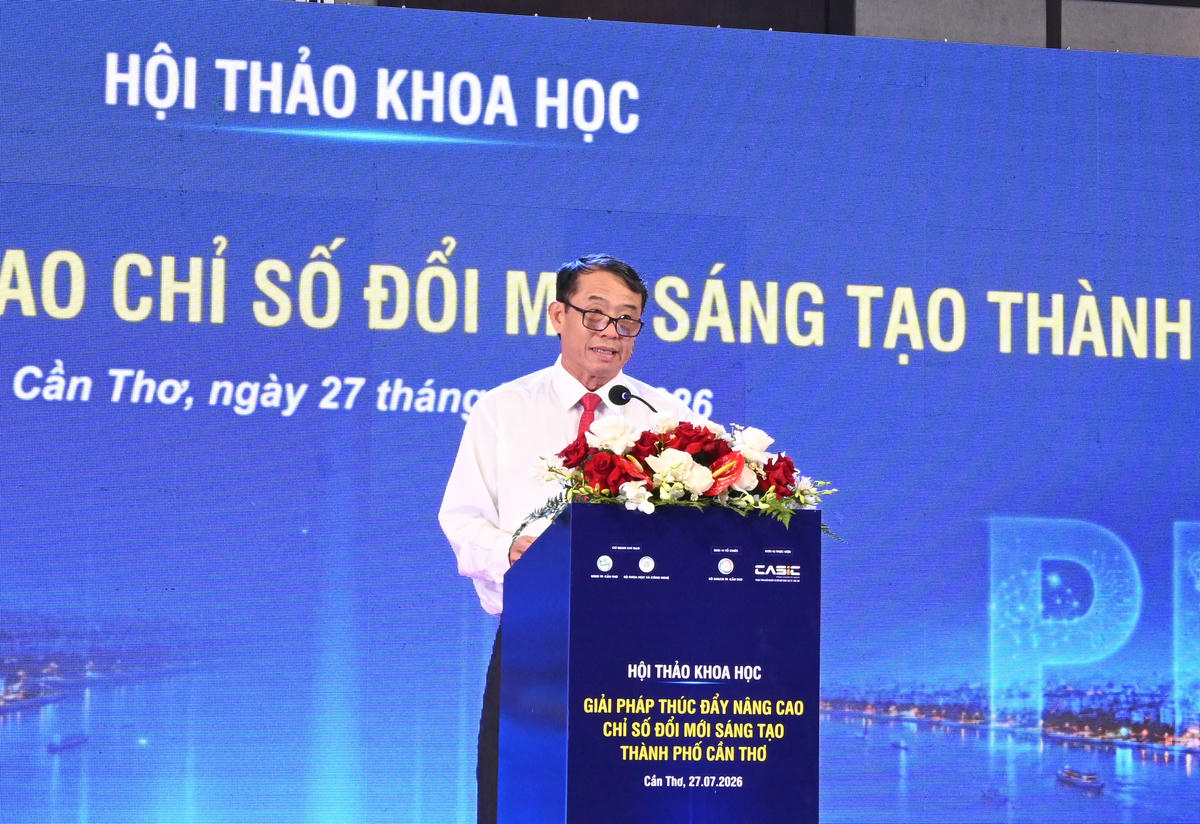 Phó Chủ tịch UBND TP Cần Thơ Nguyễn Văn Khởi phát biểu khai mạc hội thảo. Ảnh: Hồng Thắm.
