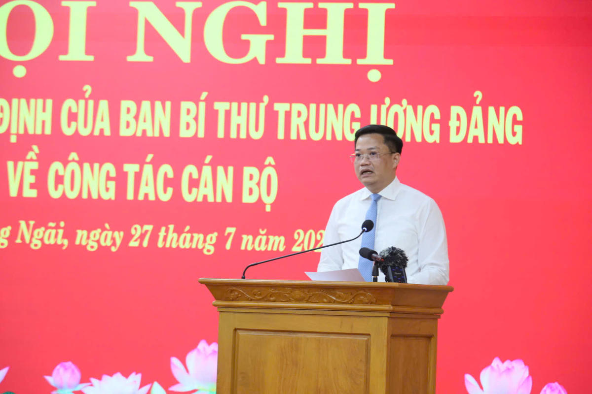Ông Nguyễn Đức Tâm, Phó Bí thư Tỉnh ủy Quảng Ngãi phát biểu nhận nhiệm vụ. Ảnh: Bá Tứ.