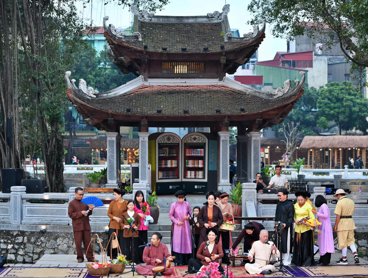 Trong hành trình cùng gìn giữ và lan tỏa những làn điệu xẩm đến gần với công chúng, Câu lạc bộ Nghệ thuật hát Xẩm Hà Nội đã có nhiều hoạt động hấp dẫn.