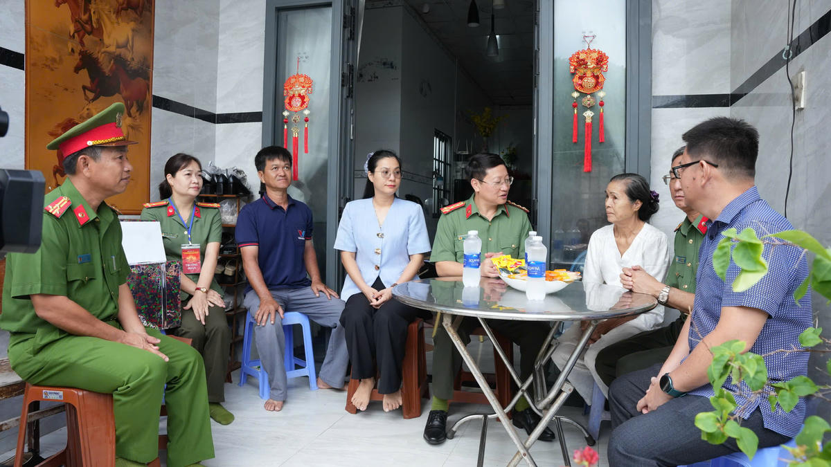 TP Hồ Chí Minh: Tri ân liệt sĩ, thăm hỏi lực lượng tham gia bảo vệ an ninh, trật tự ở cơ sở