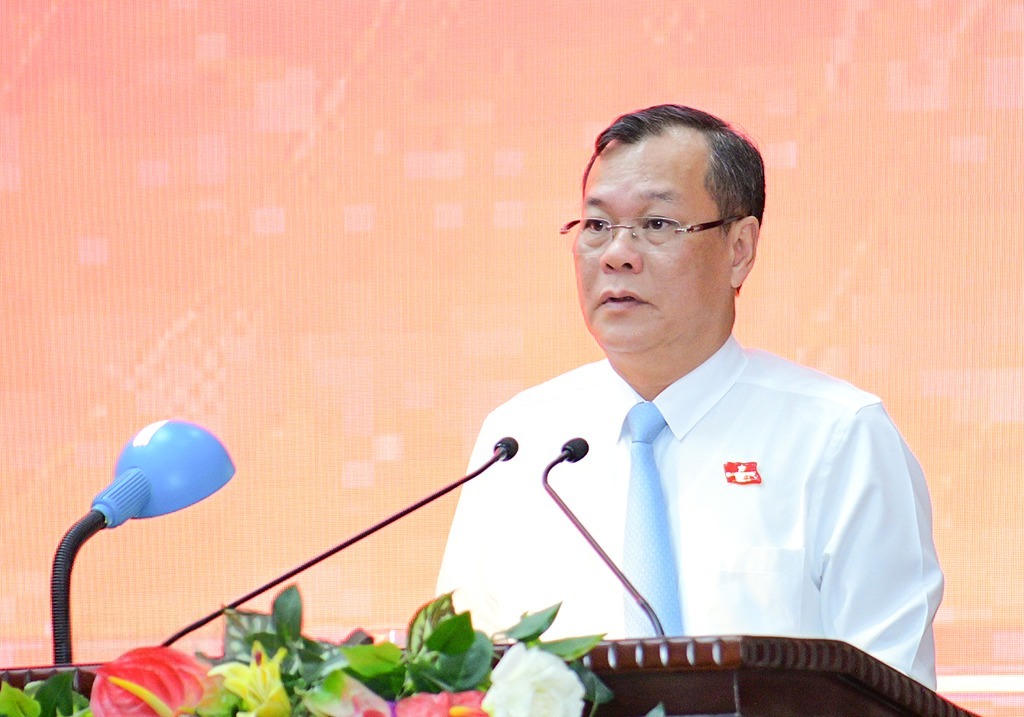 Ông Lê Quốc Chỉnh - Phó Bí thư Tỉnh ủy, Chủ tịch HĐND tỉnh phát biểu bế mạc kỳ họp. Ảnh: Trường Giang