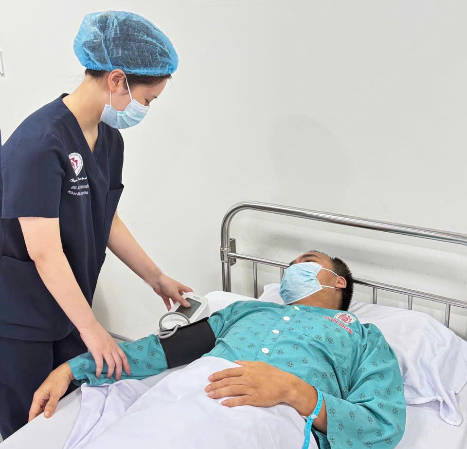 Chủ quan với bệnh sởi, nhiều người lớn nhập viện