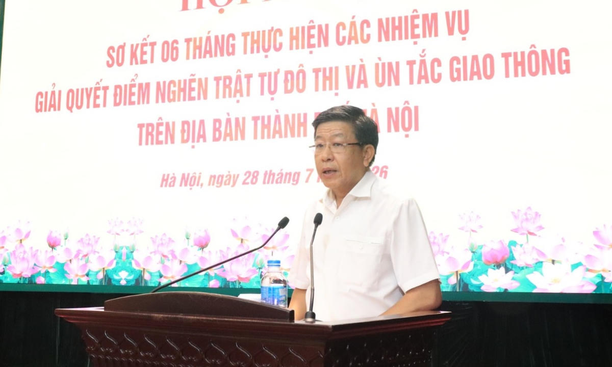 Phó Chủ tịch Thường trực UBND TP Hà Nội Dương Đức Tuấn phát biểu tại hội nghị.