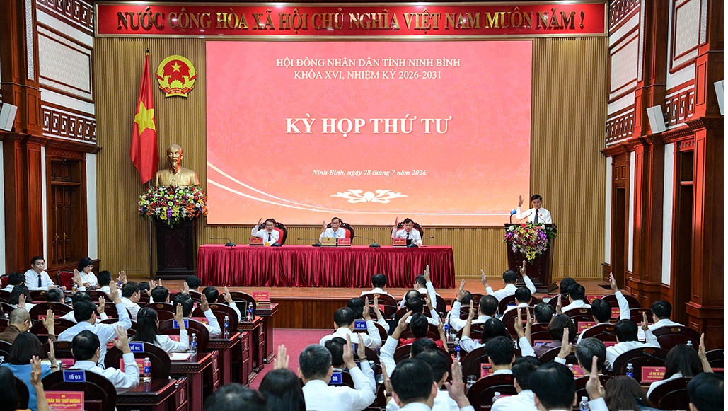 Kỳ họp thứ 4, HĐND tỉnh Ninh Bình khóa XVI quyết định nhiều nội dung quan trọng. Ảnh: Trường Giang