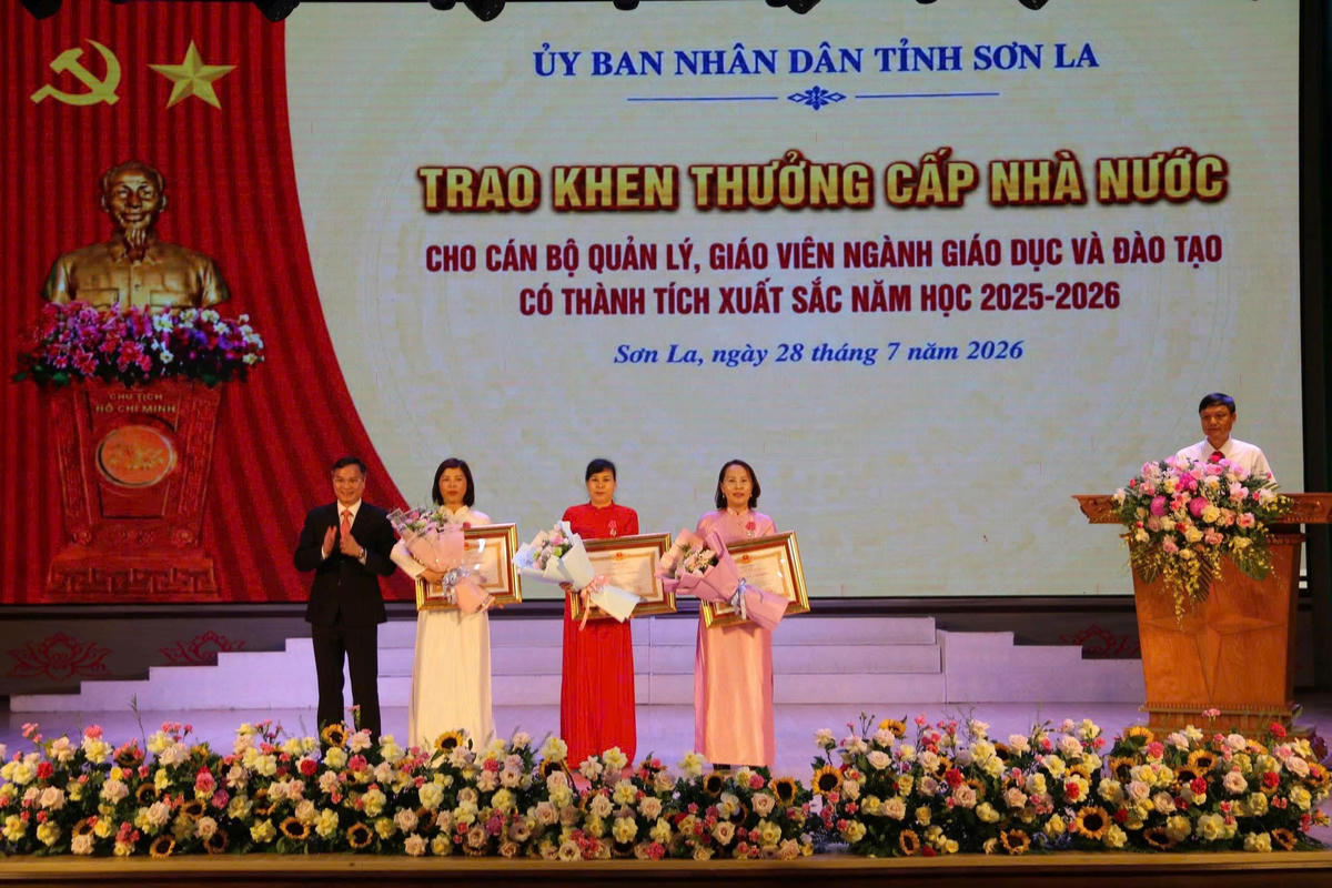 Sơn La: Vinh danh giáo viên, học sinh có thành tích xuất sắc trong năm học 2025 - 2026