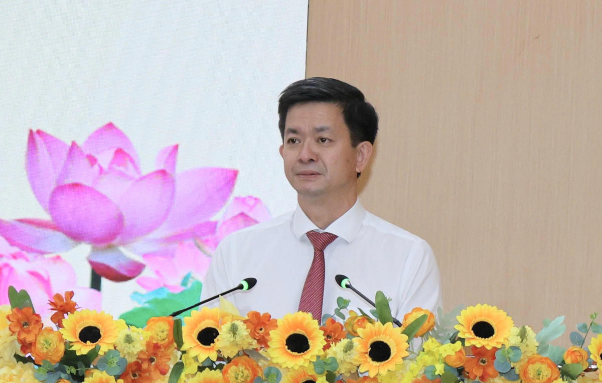 Bí thư Tỉnh uỷ An Giang Lê Quang Tùng phát biểu tại kỳ họp. Ảnh: N.H