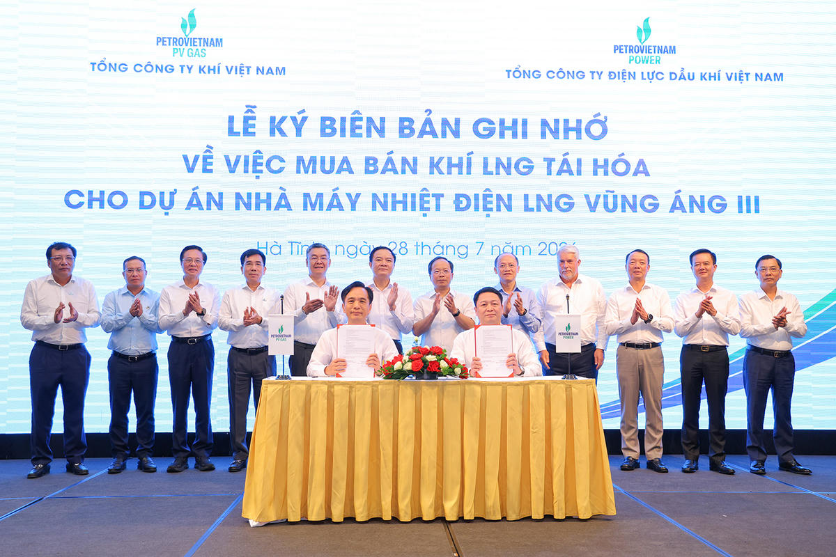 Lễ ký biên bản ghi nhớ mua bán khí LNG tái hóa cho Dự án NMĐ Vũng Áng III 
