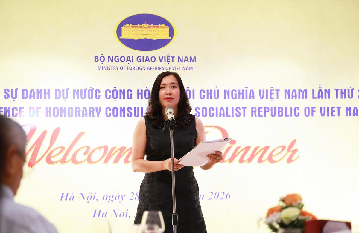 Thứ trưởng Ngoại giao Lê Thị Thu Hằng phát biểu tại một sự kiện trong khuôn khổ Hội nghị Lãnh sự danh dự Việt Nam lần thứ II diễn ra từ ngày 28-31/7 tại Hà Nội, Hải Phòng và Quảng Ninh. Ảnh: Bộ Ngoại giao.