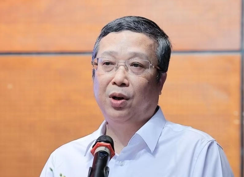Khởi tố, bắt tạm giam ông Hoàng Trung - Thứ trưởng Bộ Nông nghiệp và Môi trường.