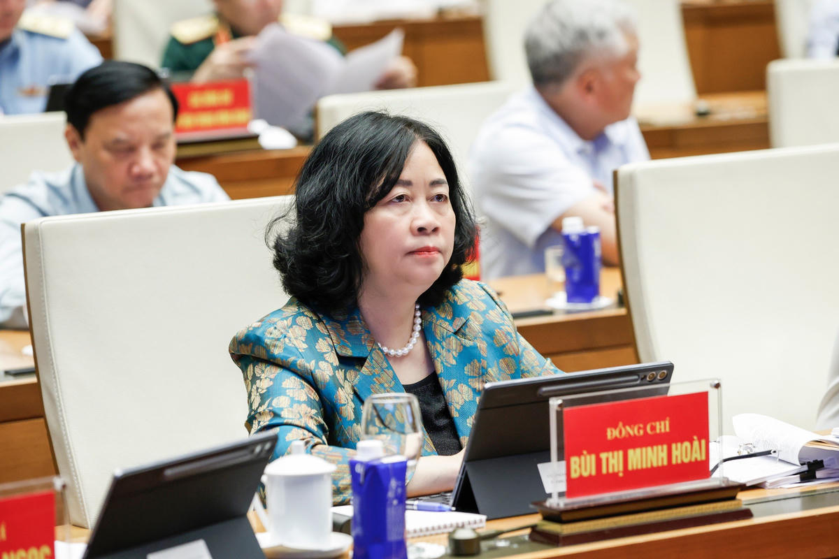 Uỷ viên Bộ Chính trị, Bí thư Trung ương Đảng, Chủ tịch UBTƯ MTTQ Việt Nam Bùi Thị Minh Hoài tham dự hội nghị (Ảnh: Quang Vinh)