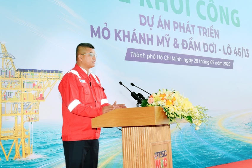 Đại diện Người điều hành, ông Phùng Văn Hải - Giám đốc PVEP Khánh Mỹ phát biểu khai mạc buổi lễ.