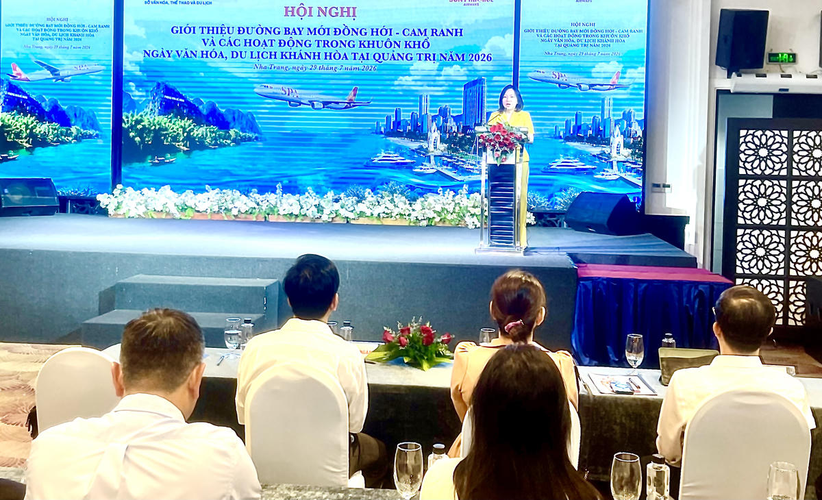 Hội nghị công bố đường bay mới Đồng Hới - Cam Ranh và ngược lại. Ảnh: Thùy Trang