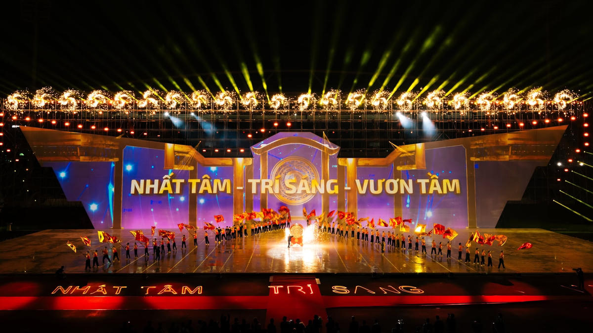 Người SHB trong chương trình “Hạnh phúc là người Việt Nam”. Ảnh: SHB.