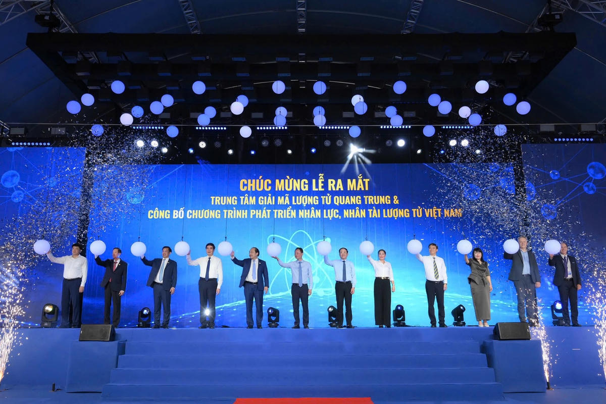 Nam A Bank đồng hành cùng Trường Đại học Quang Trung ra mắt Trung tâm giải mã lượng tử.