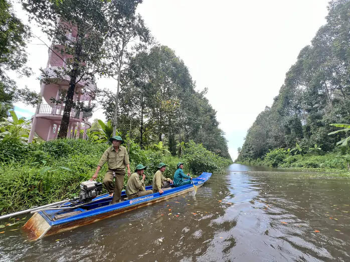 Khu Bảo tồn Thiên nhiên Lung Ngọc Hoàng có diện tích khoảng 2.800 ha, được xem là “lá phổi xanh” quý giá của Đồng bằng sông Cửu Long. Ảnh Ca Linh