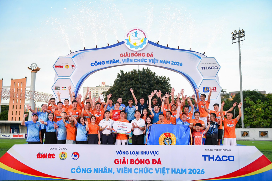 Công đoàn Ngân hàng Việt Nam với nòng cốt là các cầu thủ SHB FC vừa vô địch vòng loại khu vực phía Bắc Giải bóng đá Công nhân, viên chức Việt Nam 2026.&nbsp;