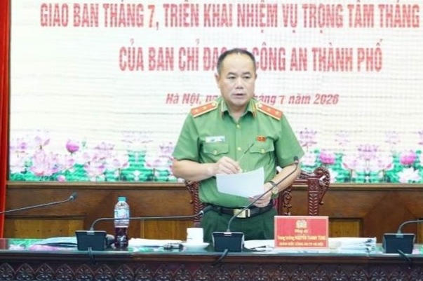 Trung tướng Nguyễn Thanh Tùng, Giám đốc Công an TP nhấn mạnh: “Trưởng các đơn vị có trách nhiệm tổ chức giao ban trong nội bộ đơn vị lồng ghép các nội dung của Chuyển đổi số theo phương châm 6 rõ và chịu trách nhiệm trước Giám đốc Công an TP về kết quả thực hiện các nhiệm vụ chuyển đổi số của đơn vị”.