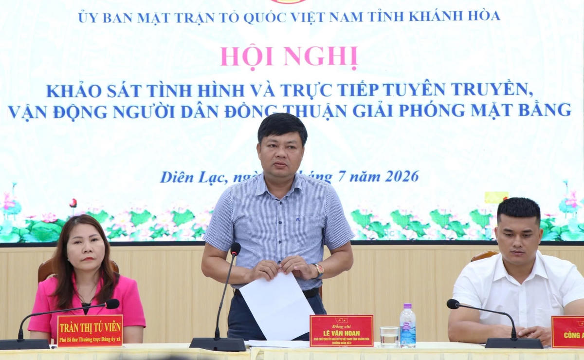 Ông Lê Văn Hoan, Phó Chủ tịch Ủy ban MTTQ Việt Nam tỉnh Khánh Hòa phát biểu tại buổi làm việc.