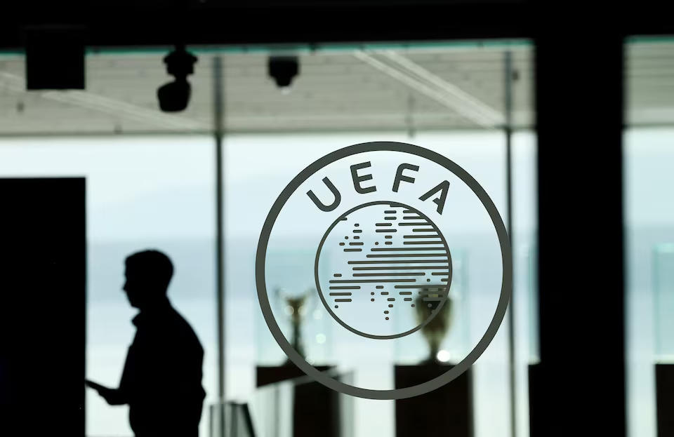 Hình ảnh logo UEFA tại trụ sở trước khi công bố. Nguồn: Reuters.