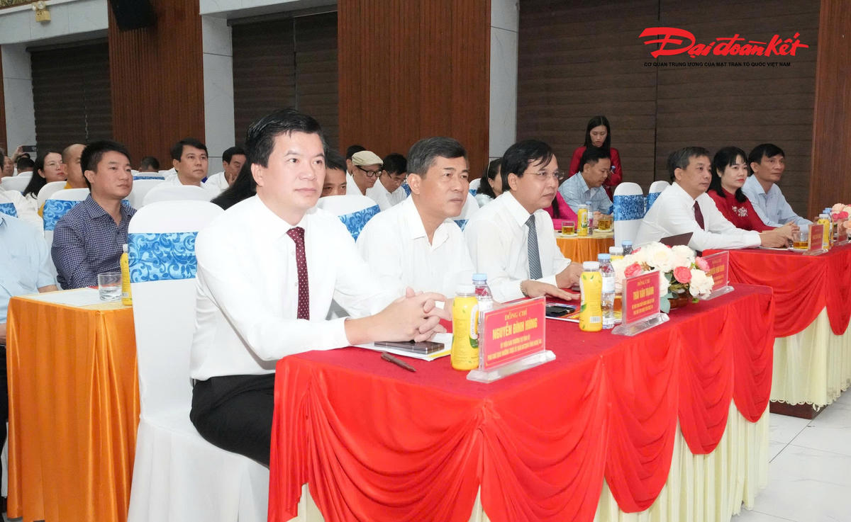 Tham dự và chỉ đạo Đại hội có đại diện lãnh đạo Hội Nhà báo Việt Nam và lãnh đạo Ủy ban MTTQ tỉnh Nghệ An. Ảnh: ĐB