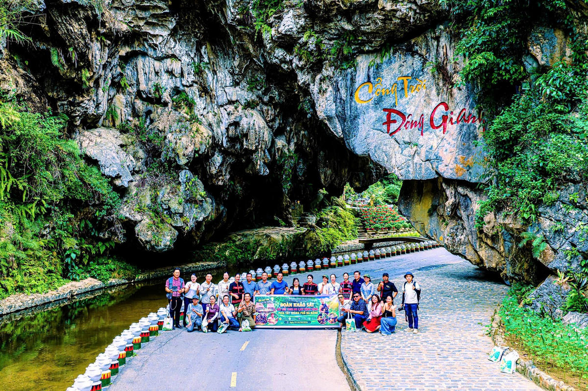 Một góc Cổng trời Đông Giang. Ảnh: NT.