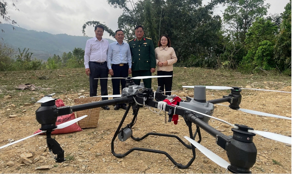 UAV được thử nghiệm vận chuyển nông sản tại tỉnh Điện Biên trong dự án phối hợp giữa Bộ Khoa học và Công nghệ và FPT hồi đầu tháng 3. Ảnh: MST.
