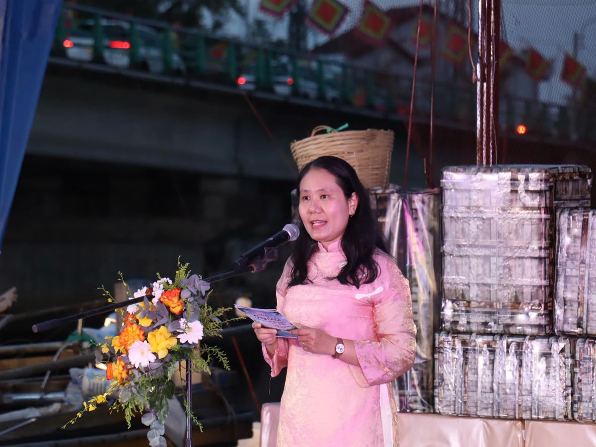 Lãnh đạo UBND phường Hội An Tây phát biểu khai mạc lễ hội. Ảnh: Chí Đại.