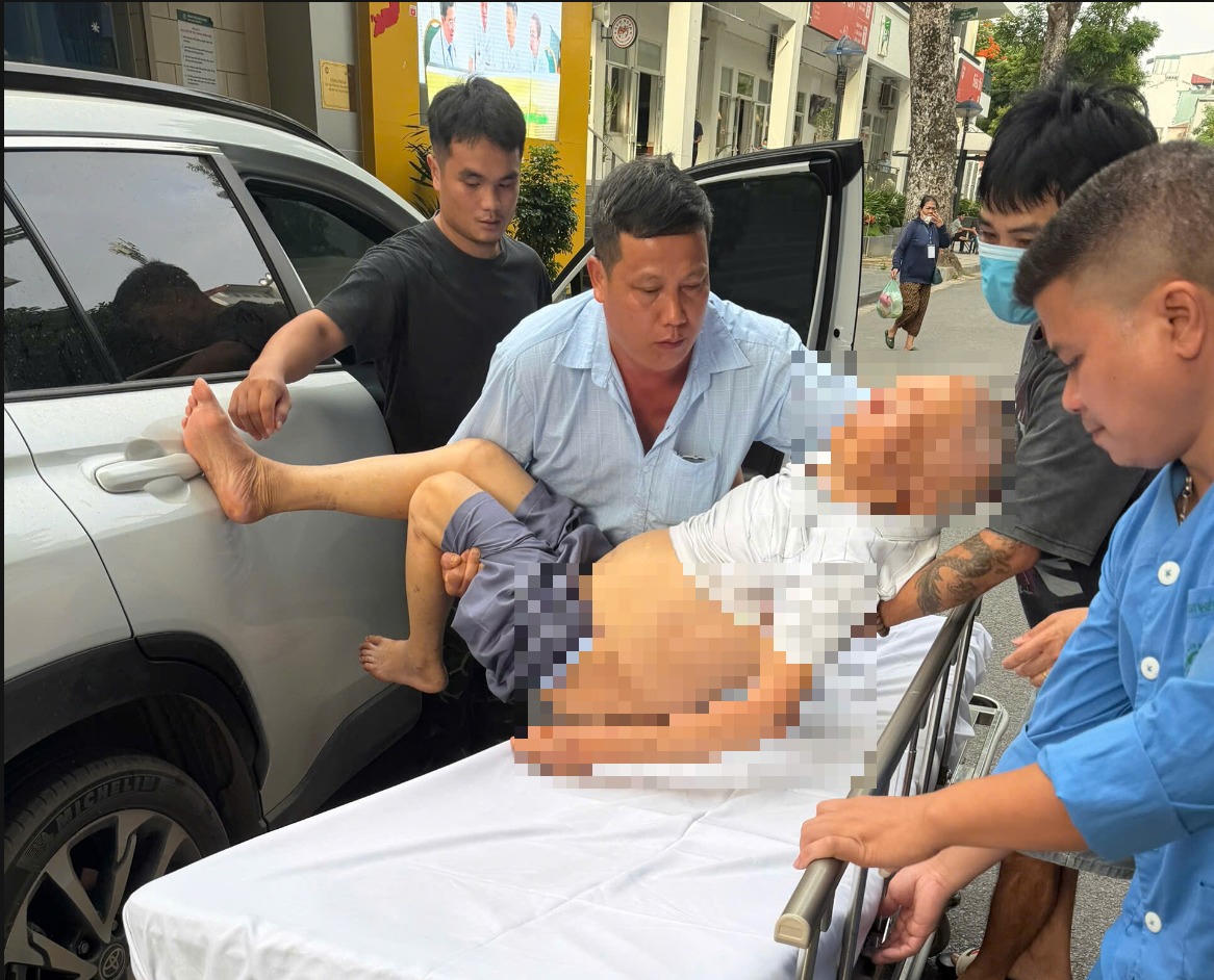 Hành động kịp thời của cán bộ CSGT Hà Nội góp phần hỗ trợ bệnh nhân được đưa đến bệnh viện trong thời gian ngắn nhất.