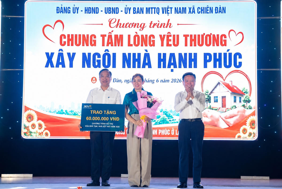 Xã Chiên Đàn huy động xã hội hóa để hỗ trợ xóa nhà tạm, nhà dột nát cho các đối tượng khó khăn. Ảnh: CĐ.