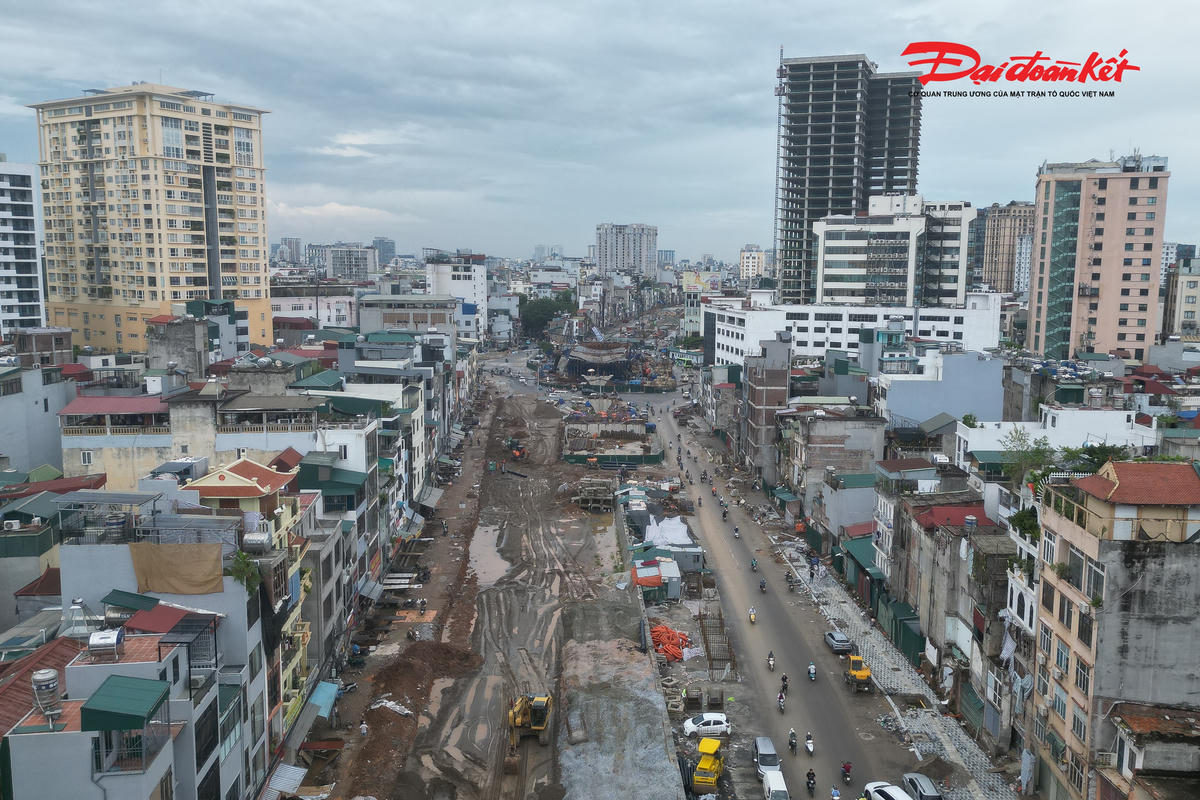 Dự án Vành đai 1 đoạn Hoàng Cầu - Voi Phục có chiều dài hơn 2,2 km, mặt cắt ngang rộng 50 m, đi qua các phường Ô Chợ Dừa, Giảng Võ và Láng. Đây là một trong những dự án giao thông trọng điểm của Hà Nội, được kỳ vọng hoàn thiện trục vành đai khép kín khu vực nội đô, giảm áp lực giao thông trên nhiều tuyến phố trung tâm.