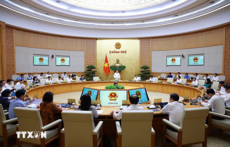 Thủ tướng Lê Minh Hưng chủ trì Phiên họp Chính phủ thường kỳ tháng 7 năm 2026. (Ảnh: Dương Giang/TTXVN).