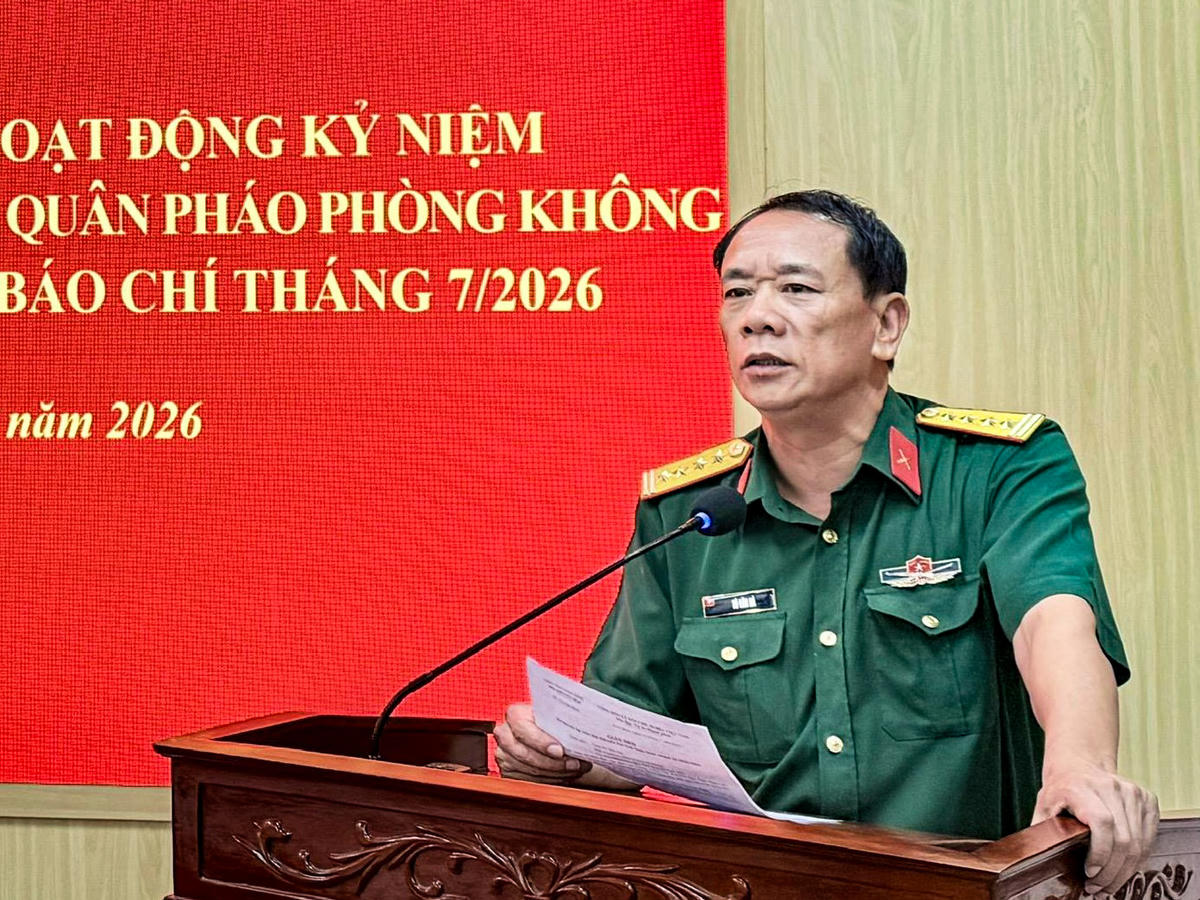 Đại tá Tô Văn Hà - Phó Chính ủy Bộ Chỉ huy Quân sự tỉnh Ninh Bình thông tin về kết quả 'Chiến dịch 500 ngày đêm' sau gần 2 tháng triển khai. Ảnh: Đình Minh