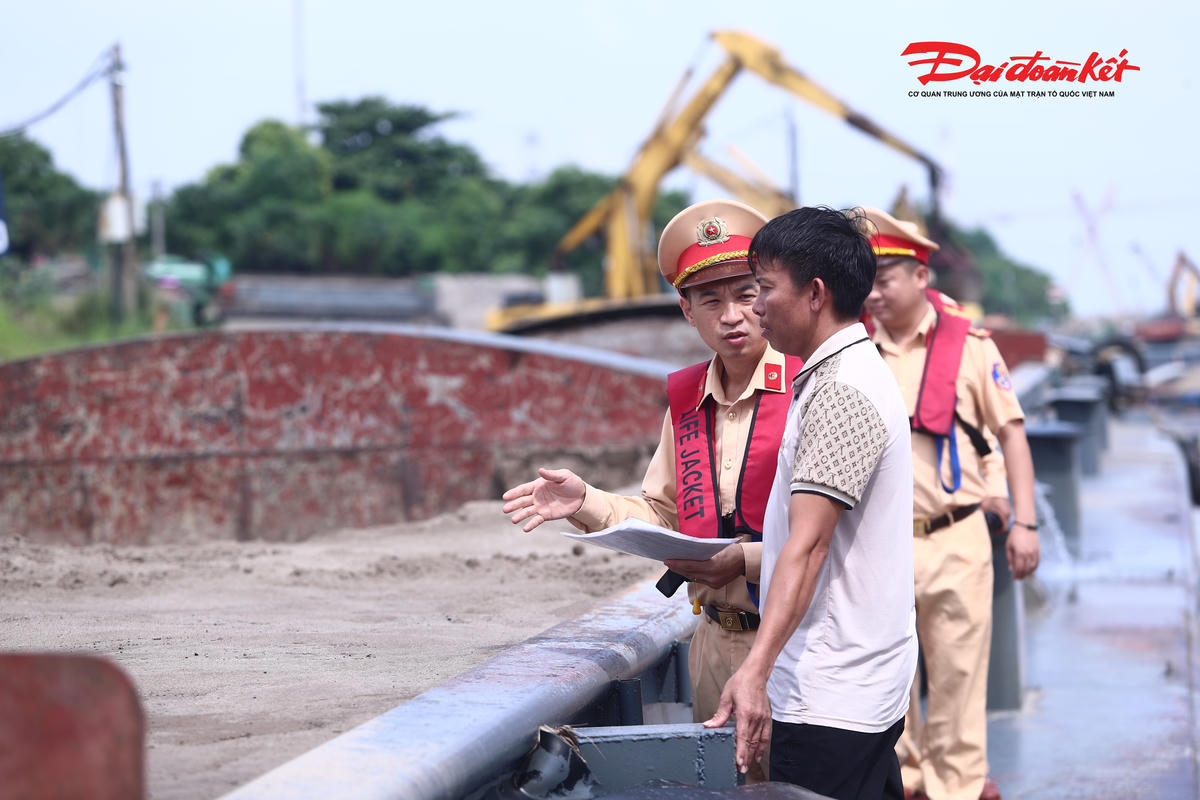 Thiếu tá Lều Quang Minh, Đội Cảnh sát đường thủy số 2 cho biết, việc số hóa toàn bộ địa bàn quản lý, giúp lực lượng chức năng nắm chắc hiện trạng từng bến bãi. Mỗi khi kiểm tra thực địa, cán bộ chỉ cần mở bản đồ số là có thể biết chính xác vị trí, thông tin của từng bến, đồng thời dễ dàng phát hiện những trường hợp phát sinh mới hoặc có dấu hiệu hoạt động trái phép để kịp thời kiểm tra, xử lý.