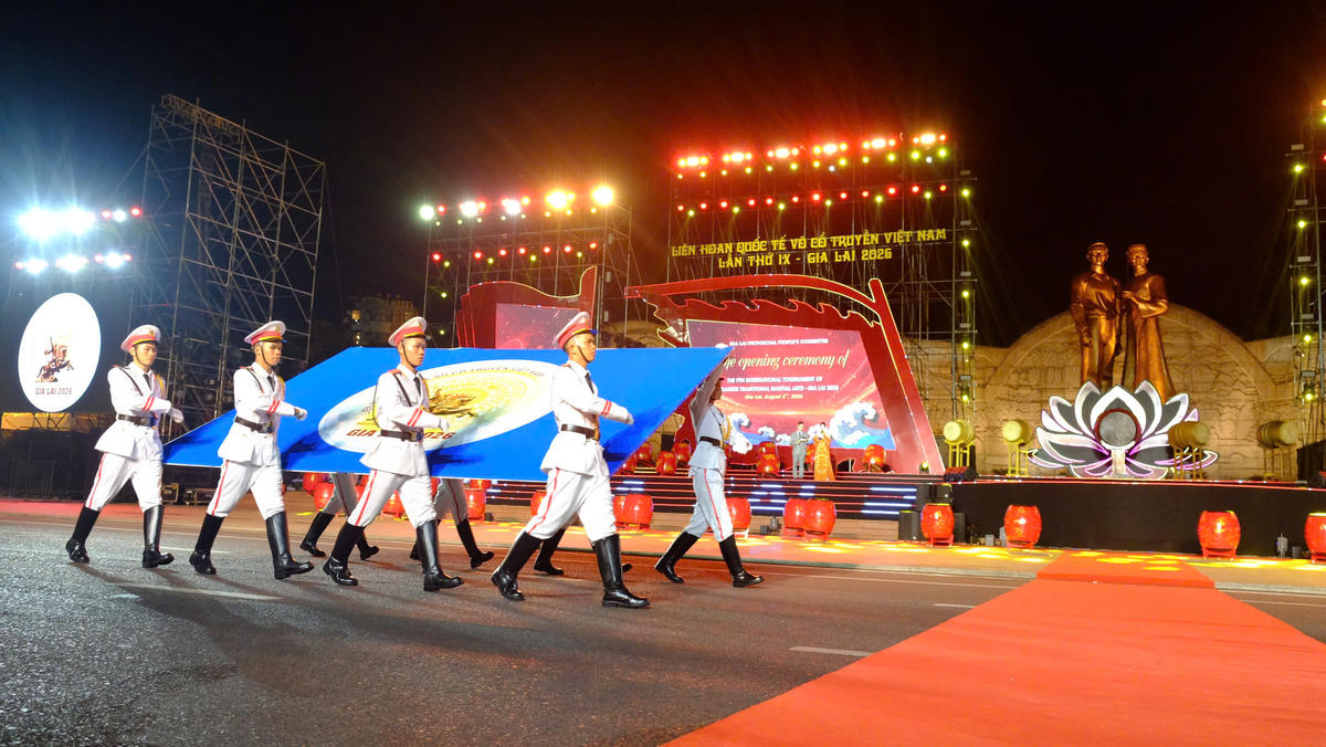 Thực hiện nghi thức khai mạc Võ cổ truyền Việt Nam lần thứ IX-Gia Lai 2026. Ảnh: ĐS.