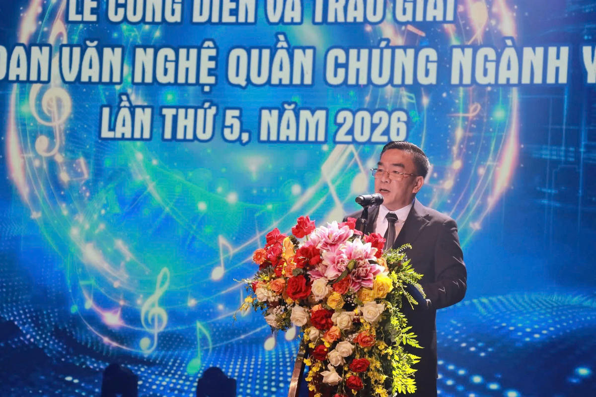 Ông Nguyễn Lương Tâm - Chủ tịch Công đoàn Y tế Việt Nam phát biểu tại Lễ công diễn và trao giải Liên hoan văn nghệ. Ảnh: CĐYT