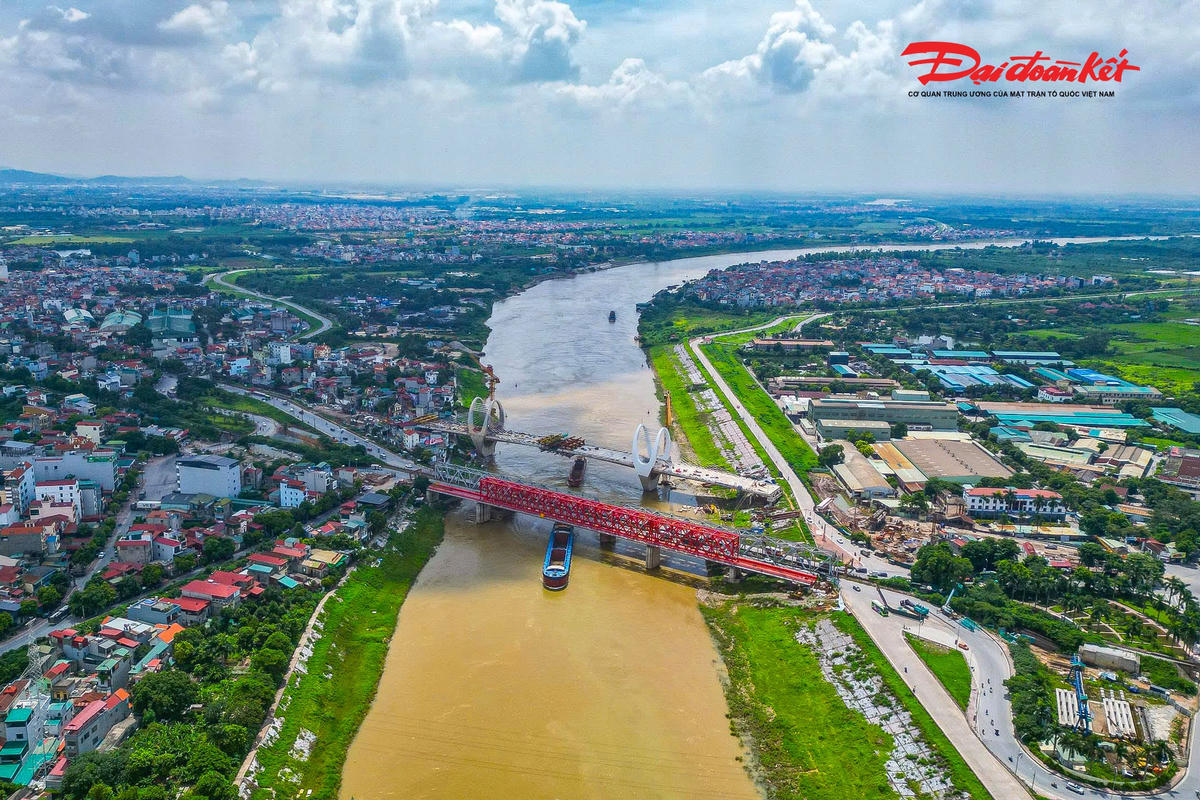 Công trình được xây dựng cách cầu Đuống cũ khoảng 100m về phía hạ lưu, kỳ vọng giải quyết tình trạng quá tải, xuống cấp của cây cầu hơn một thế kỷ tuổi, đồng thời nâng cao năng lực kết nối giao thông khu vực phía Bắc Thủ đô.