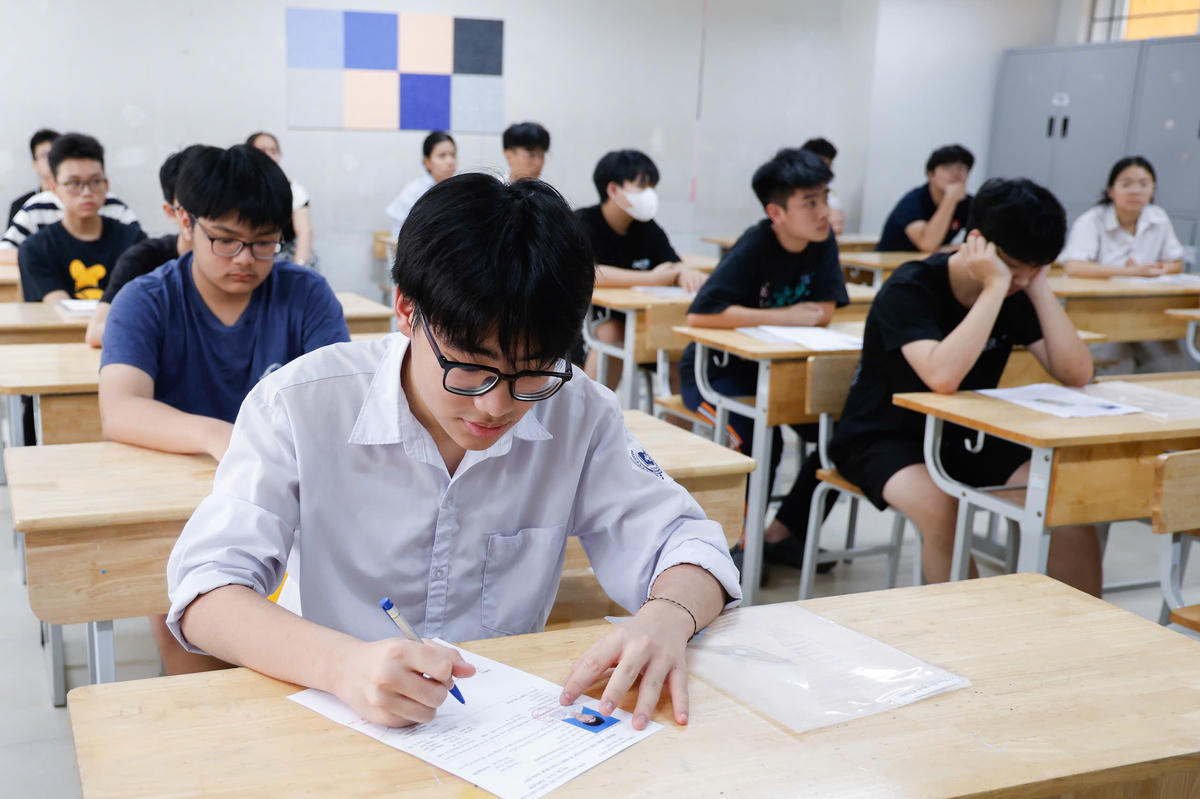 Lọc ảo tuyển sinh đại học 2026: Điểm chuẩn dần hội tụ sau từng vòng xét tuyển