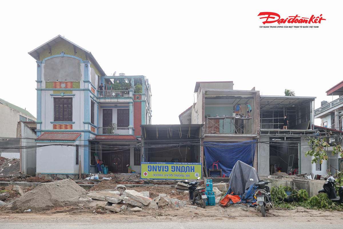 Tuy nhiên, suốt nhiều năm qua, tiến độ dự án bị ảnh hưởng bởi những khó khăn trong công tác giải phóng mặt bằng. Đây cũng là nội dung được Bí thư Thành ủy Hà Nội Trần Đức Thắng đặc biệt quan tâm khi kiểm tra thực địa dự án vào cuối tháng 6, yêu cầu các đơn vị tập trung tháo gỡ các vướng mắc để đẩy nhanh tiến độ.
