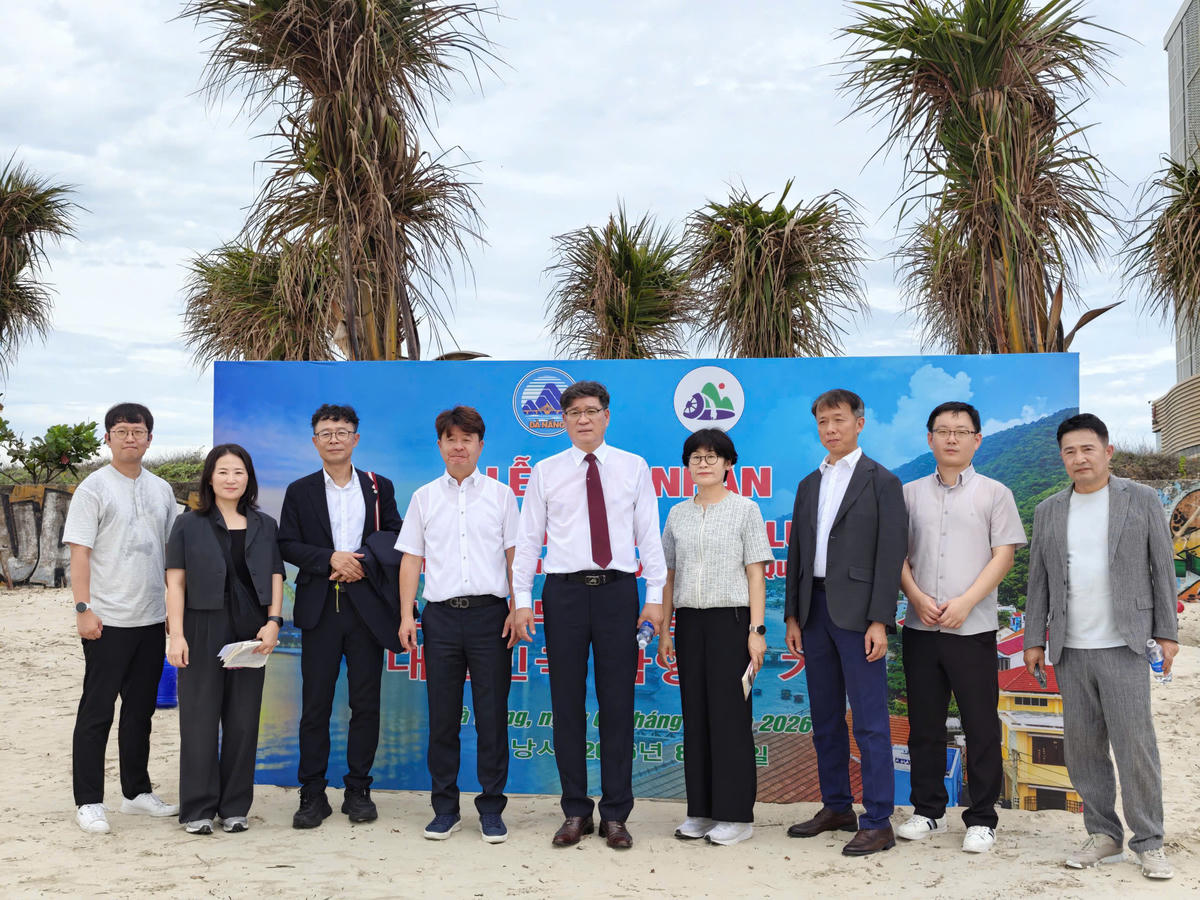 Quận Hamyang Hàn Quốc trồng dừa tặng biển Đà Nẵng chống xâm thực