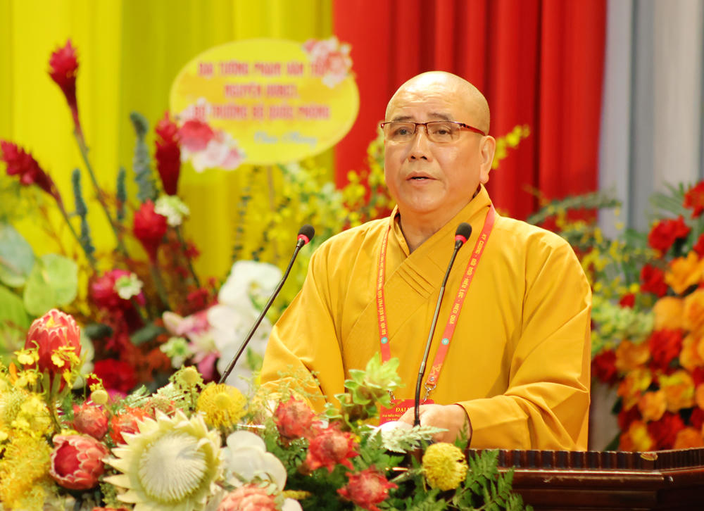 Hòa thượng Thích Thanh Phụng, Trưởng Ban Trị sự GHPG tỉnh Bắc Ninh phát biểu khai mạc đại hội. Ảnh: BBN