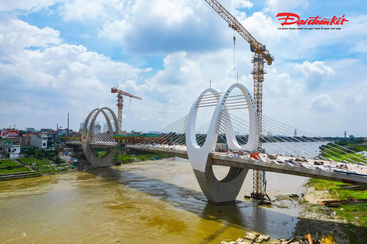Sắp hợp long cầu Đuống mới, chuẩn bị thông xe sau khoảng 3 năm thi công