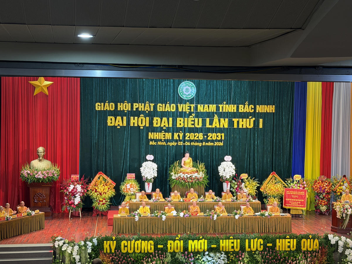 Ban Chứng minh và Đoàn Chủ tịch tại đại hội. Ảnh: TTN