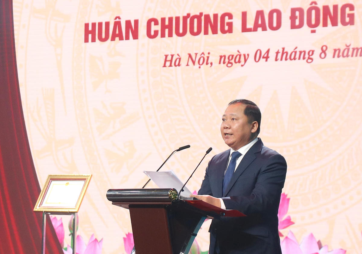 Phó Bí thư Thường trực Đảng ủy MTTQ, các đoàn thể Trung ương, Phó Chủ tịch UBTƯ MTTQ Việt Nam Nguyễn Phi Long phát biểu tại buổi lễ.