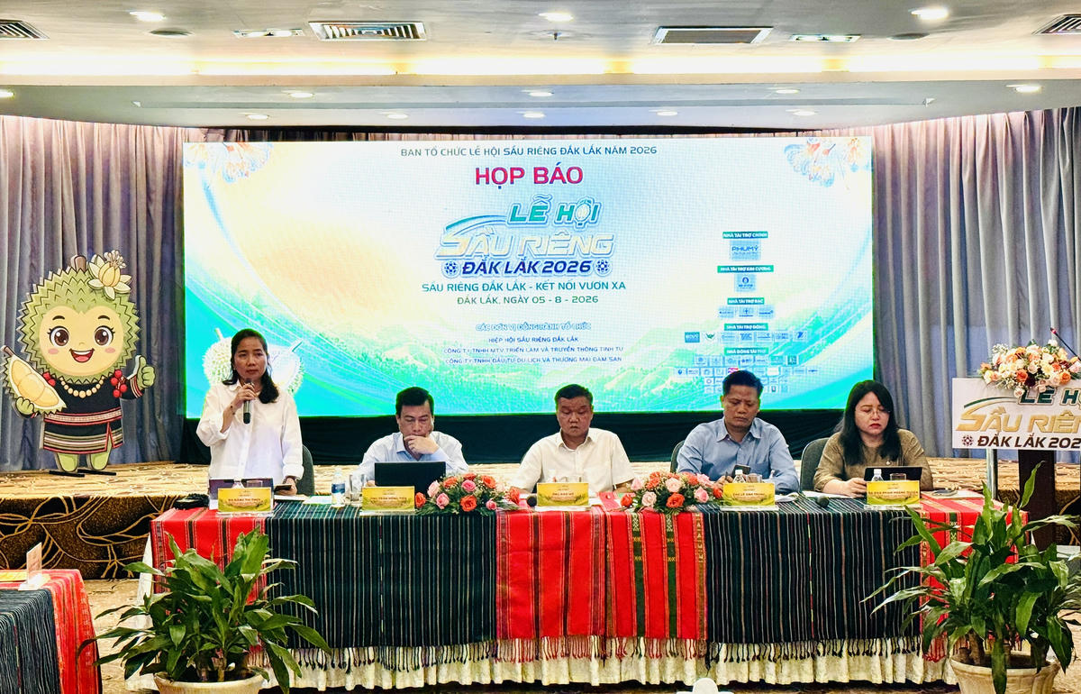 Đại diện Sở Nông nghiệp và Môi trường tỉnh Đắk Lắk trả lời câu hỏi của phóng viên. Ảnh: Thanh Nga.