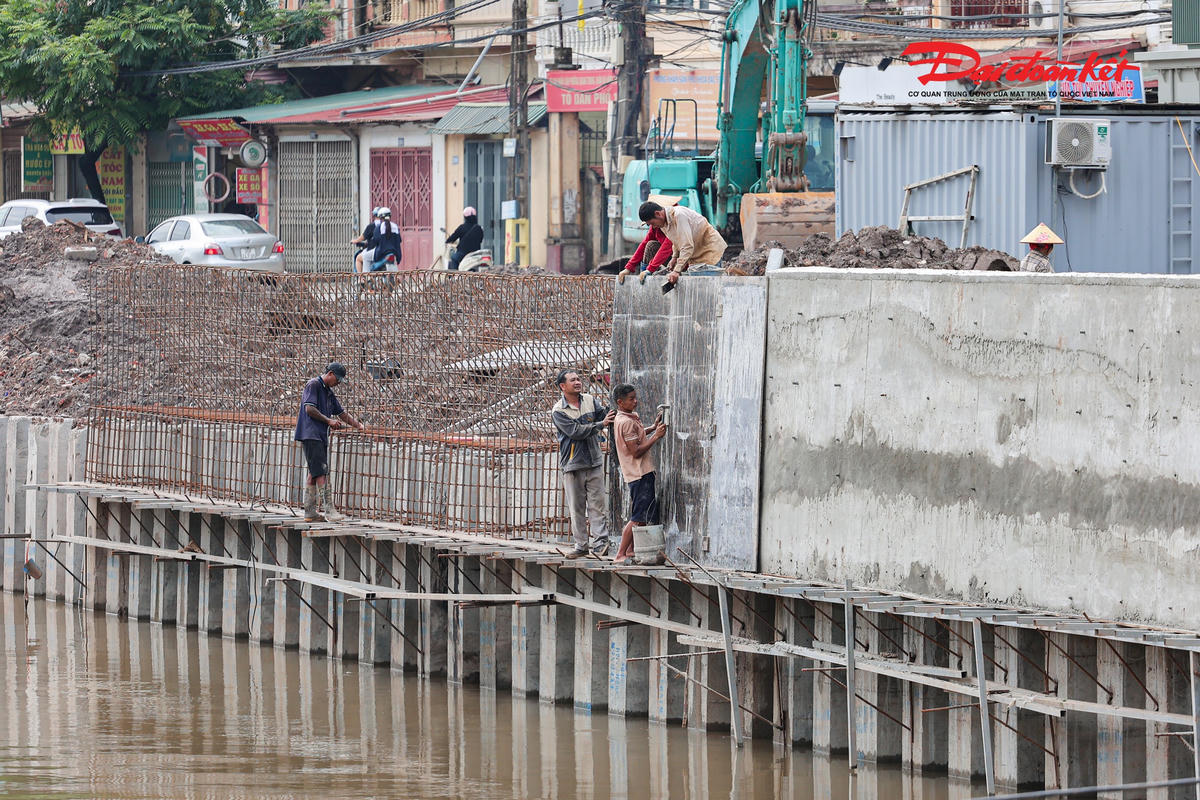 Kênh La Khê tăng tốc cán đích, hoàn thiện hệ thống chống ngập phía Tây Hà Nội