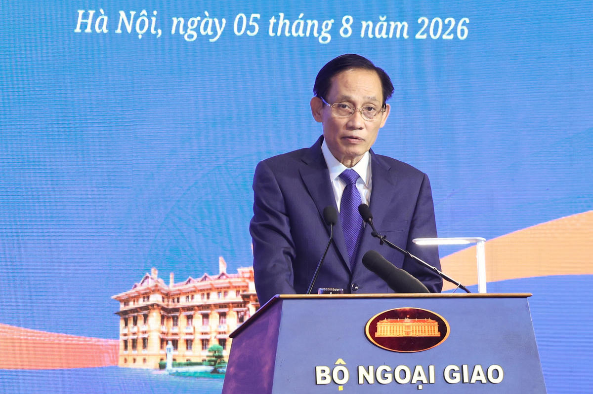 Bộ trưởng Bộ Ngoại giao Lê Hoài Trung phát biểu khai mạc phiên họp (Ảnh: Nguyễn Hải)