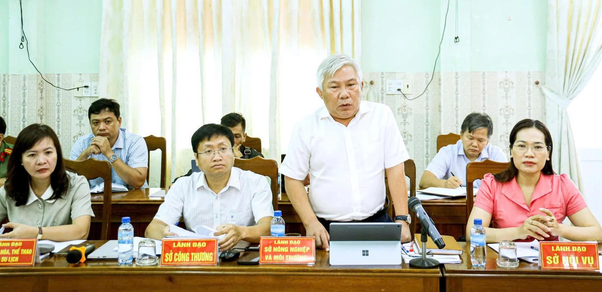 Lãnh đạo Sở Nông nghiệp và Môi trường tỉnh phát biểu tại buổi làm việc.