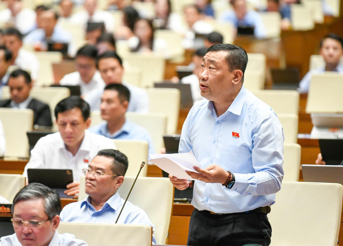 Đại biểu Quốc hội Thạch Phước Bình phát biểu (Ảnh: Quang Vinh)